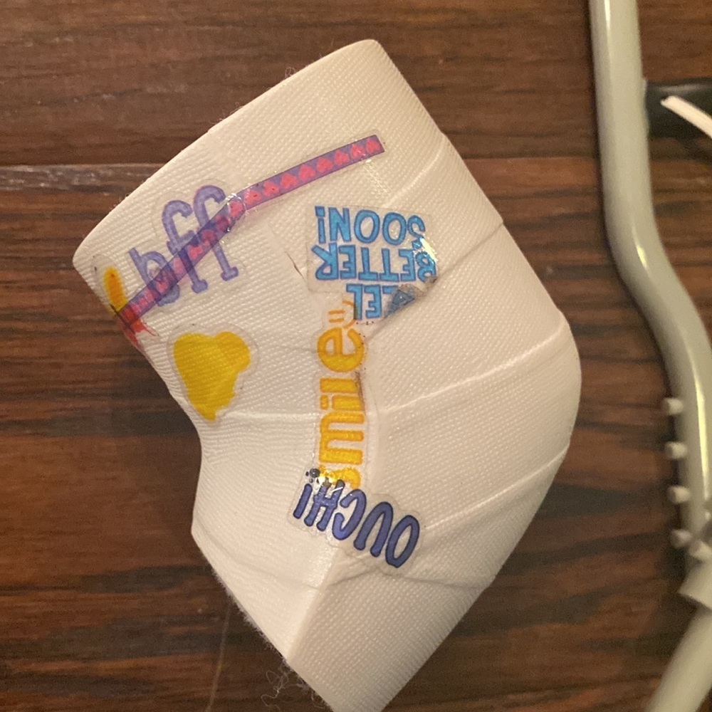 Build-A-Bear get well soon accessory set crutches & white cast with stickers - Picture 3 of 7